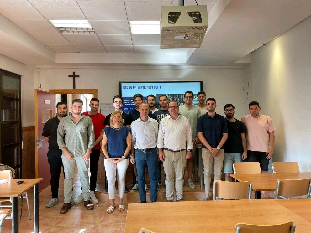 El COGITTRM visita al último curso del Grado de Telecomunicaciones en la UCAM